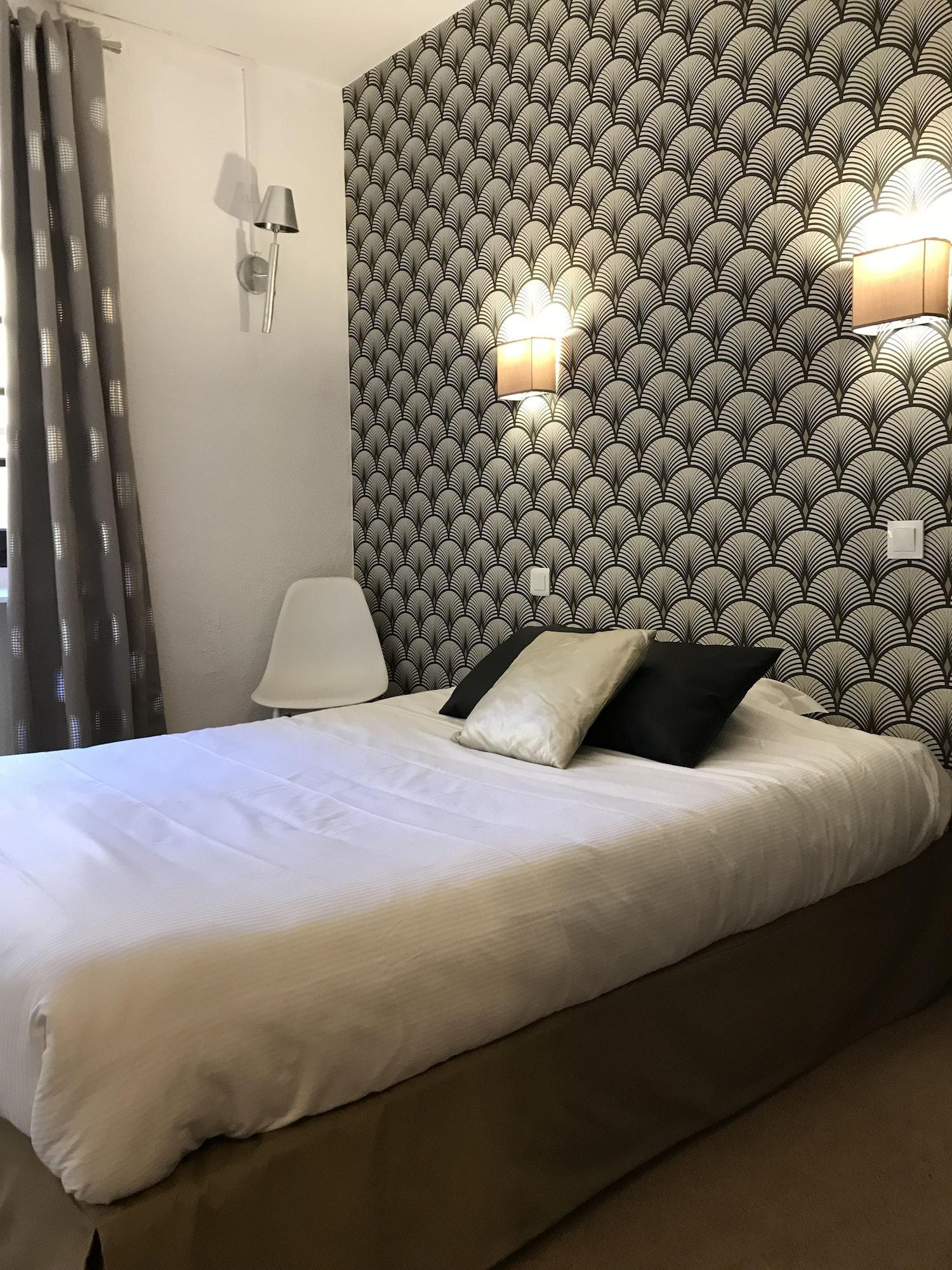 Hotel De La Loge Perpignan Bagian luar foto