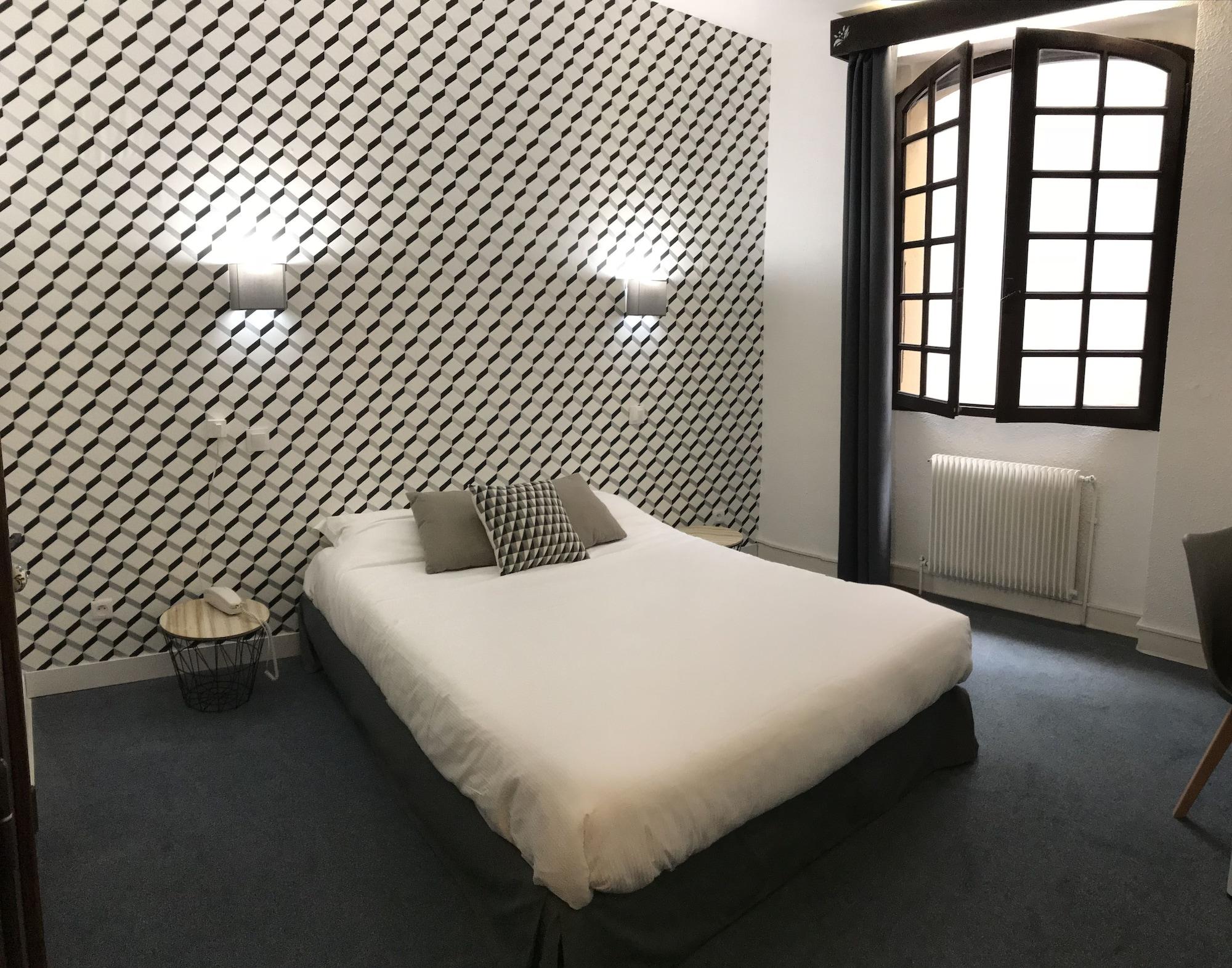 Hotel De La Loge Perpignan Bagian luar foto