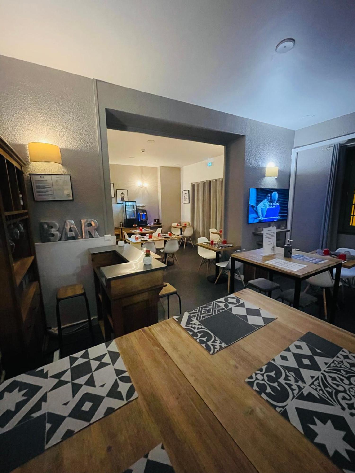 Hotel De La Loge Perpignan Bagian luar foto