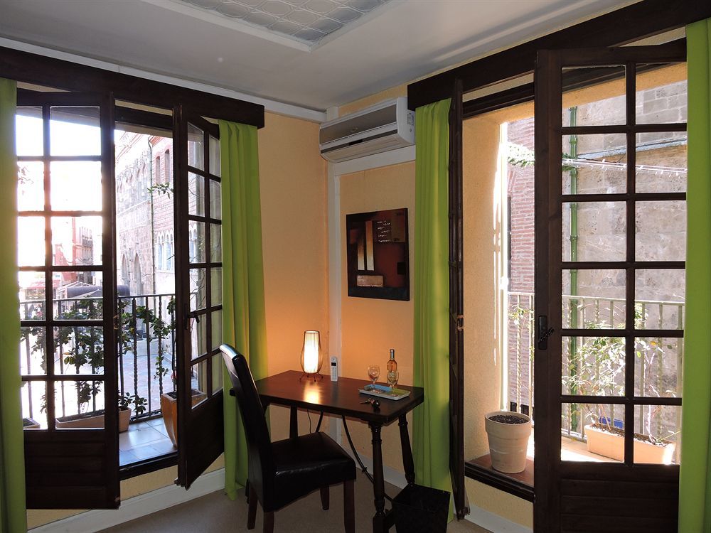 Hotel De La Loge Perpignan Bagian luar foto