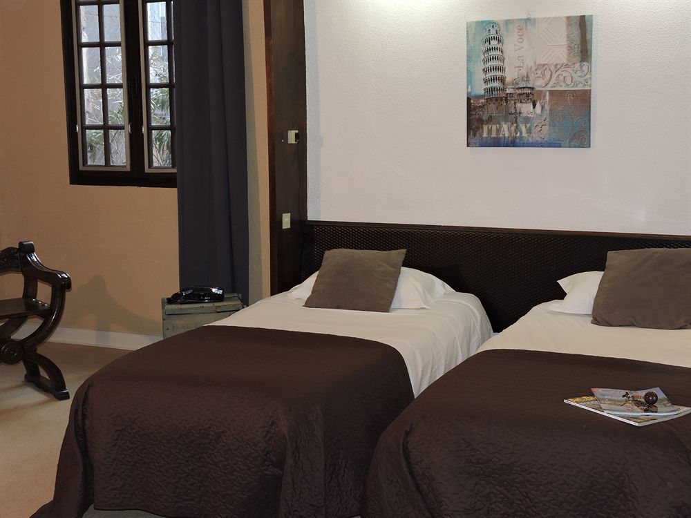 Hotel De La Loge Perpignan Bagian luar foto